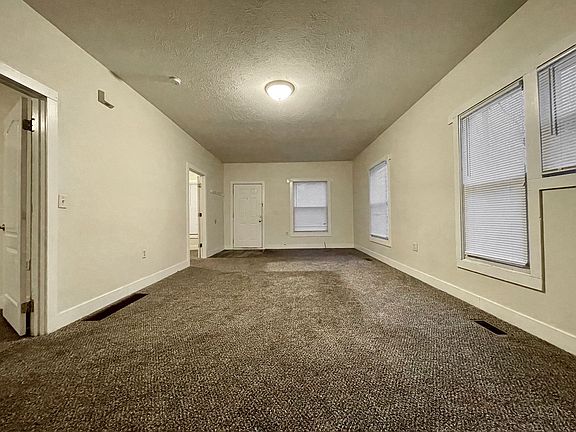 4th image of 1400-1402 Paris Ave SE