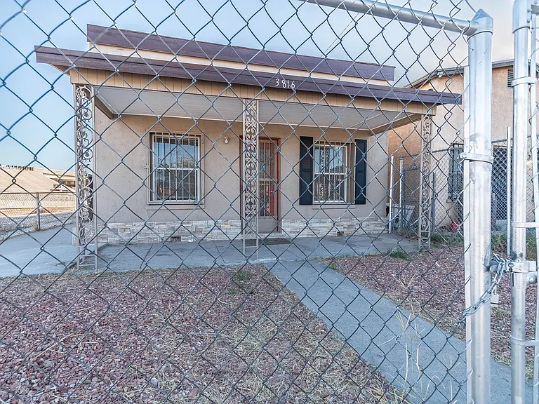 3816 Findley Ave — Photo 2