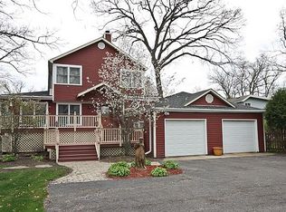 120 Hickory Nut Grove Ln, Cary, IL 60013