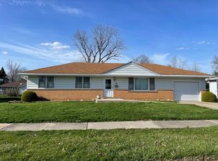 329 Division St, Crete, IL 60417