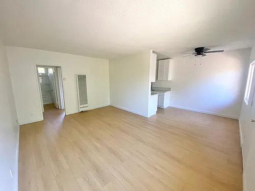 1905 S Oxford Ave #12 Photo 1