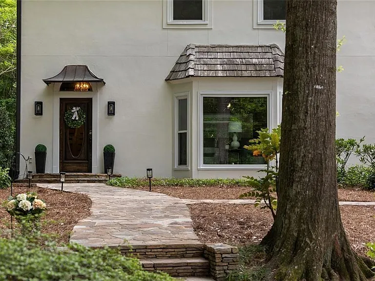 1260 Heards Ferry Rd — Photo 4