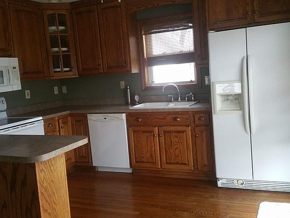 5th image of 112 E Main St #B