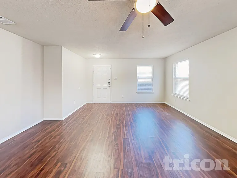 326 Bob White Dr — Photo 3