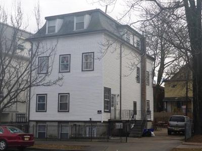 22 Remsen Ave, New Brunswick, NJ, 08901