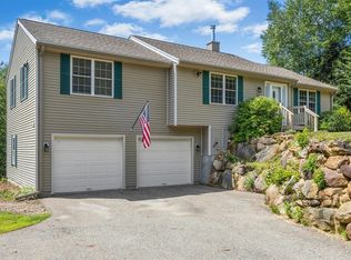 23 Geordie Ln, Hubbardston, MA 01452
