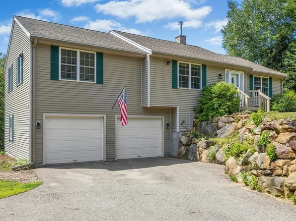 23 Geordie Ln, Hubbardston, MA 01452