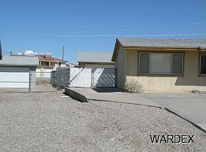 3rd image of 2133 Holly Ave