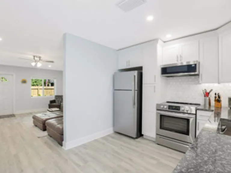 2529 Linwood Ave #1 — Photo 10