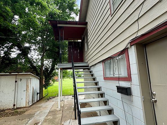 5th image of 444 1/2 E Babb Dr #444-1/2