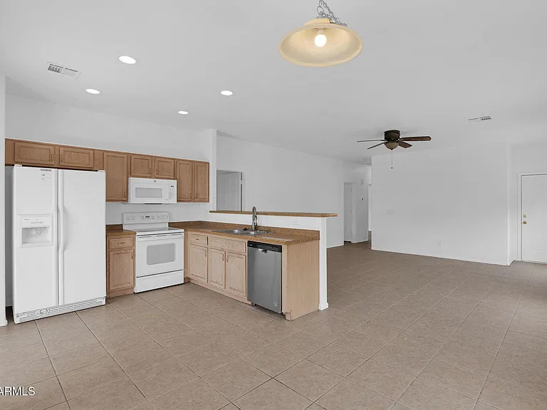 5820 S 26th Pl — Photo 10