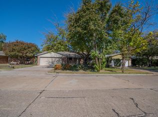 422 W Ferndale Ln, Grand Prairie, TX 75052