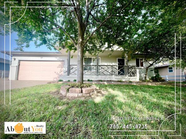 107 Cindy Dr, Russell, KS 67665