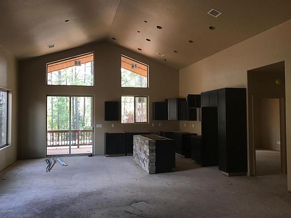 2nd image of 5401 N Saint Andrews Dr