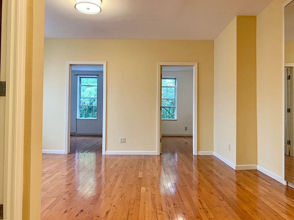 1st image of 279 22nd St #3