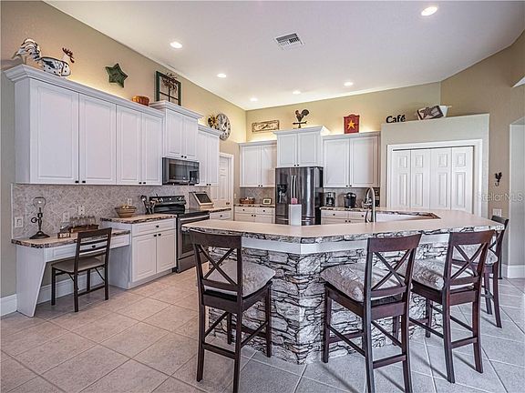 5th image of 2295 Chesterfield Cir