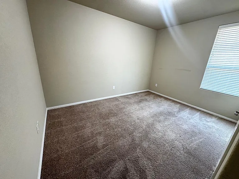 6608 Vanguard Rd — Photo 9