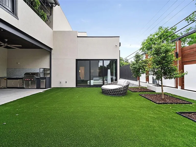 10236 Crestover Dr — Photo 23
