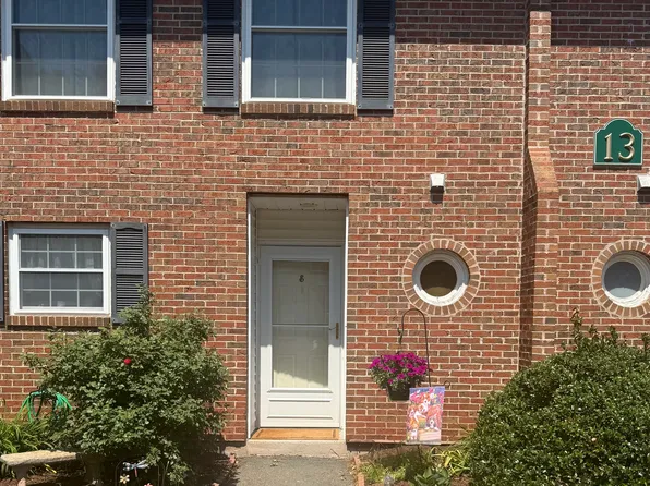 190 Tomlinson Avenue #13E, Plainville, CT 06062