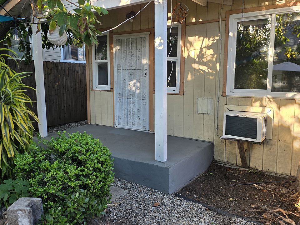 1st image of 1352 1/2 N McCadden Pl