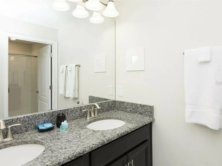 4807 Clock Tower Dr — Photo 12