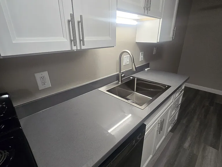 520 Van Buren Avenue — Photo 68
