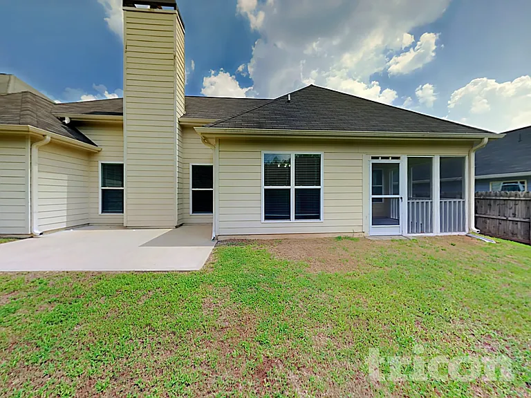104 Logan Creek Ct — Photo 15