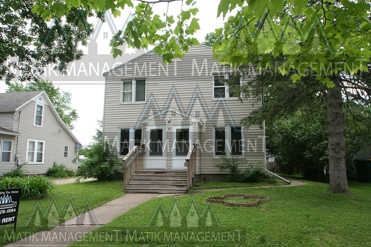 Building Photo - 16 9th Ave NE #1