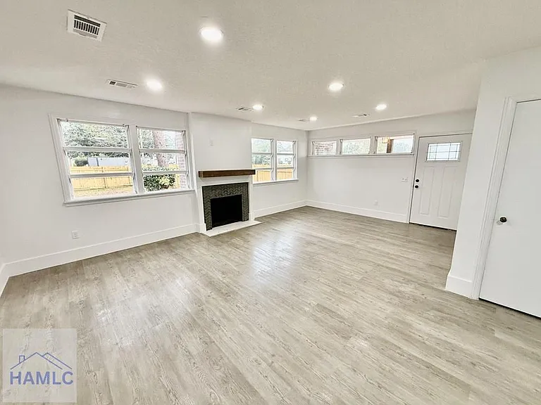 204 N Palm St — Photo 20