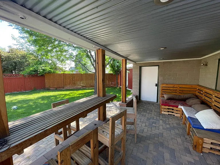 2900 S Kenwood St — Photo 11
