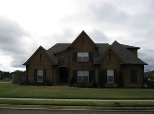1684 Emery Cir E, Nesbit, MS 38651