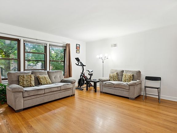 5th image of 6146 N Richmond St