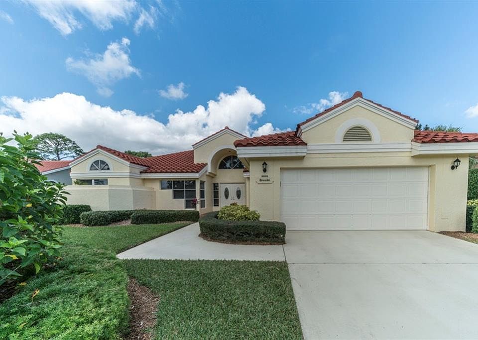 1st image of 2006 NW Laurel Oak Ln #3