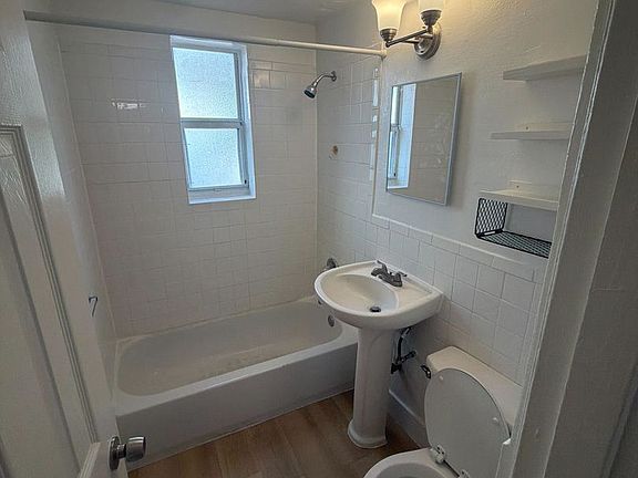 5th image of 3669 Thomas Ave APT 9