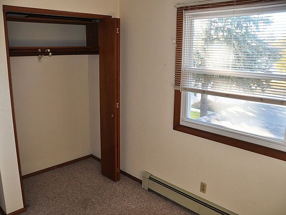 3rd image of 915 E Main St #900-05