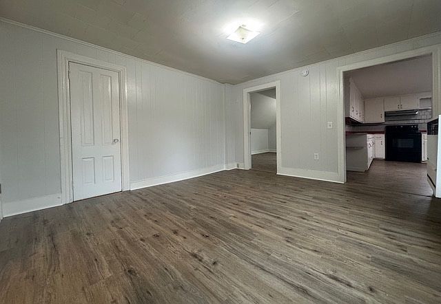 Living room view to kitchen & bedroom 1