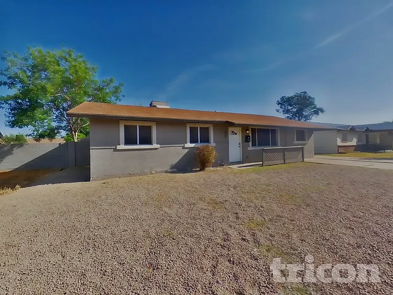 826 W Del Rio St — Photo 2