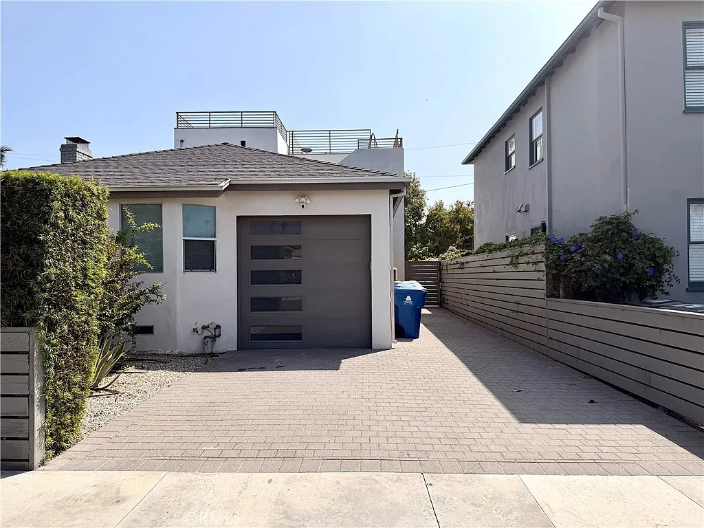 4 bed, 4.5 bath, 3219 sqft, $16,000 — Photo 3
