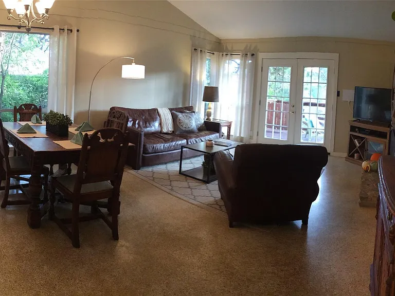 1202 Double Bend Back Rd — Photo 3