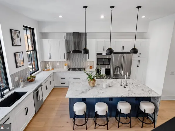 204 Vine St, Philadelphia, PA 19106