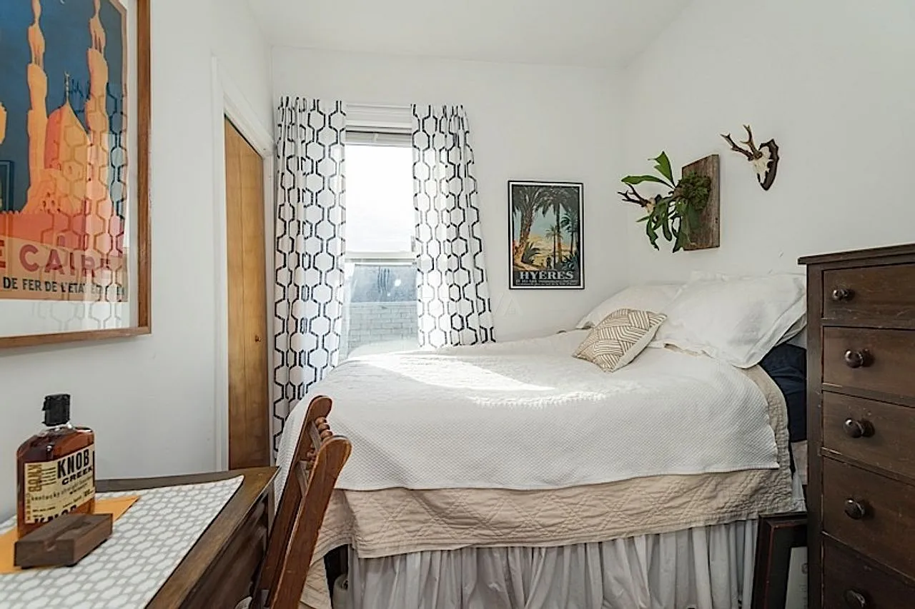 2 bed, $4,000 — Photo 1