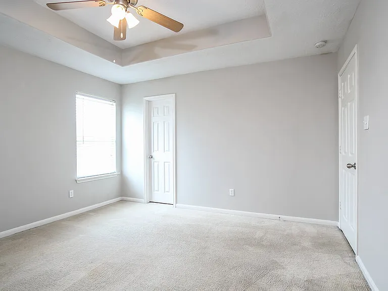 4723 Comal River Loop — Photo 10