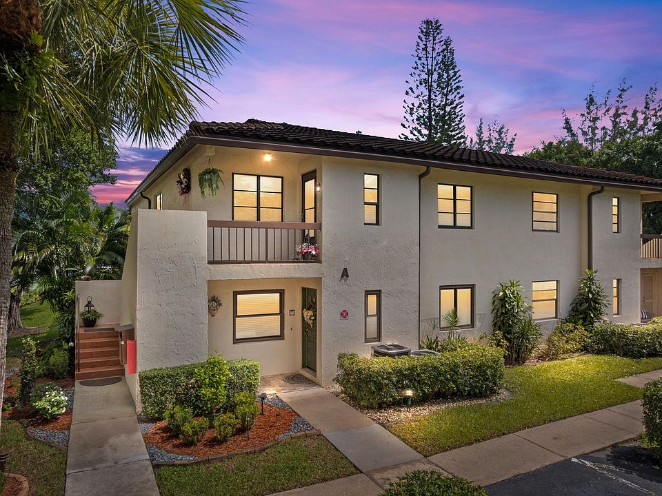 1st image of 21734 Arriba Real #32b