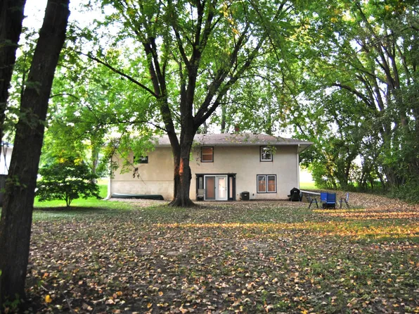 7793 15th St N, Oakdale, MN 55128