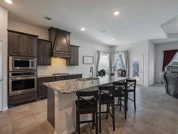 3rd image of 3051 Maverick Dr
