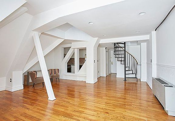 3rd image of 205 E 16th St APT 6E