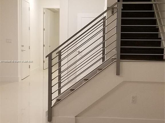 4th image of 10555 SW 118th Ave #10555