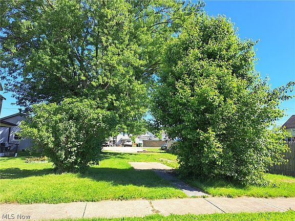2nd image of 1413 Beckett Ave
