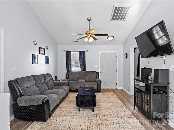5th image of 1439 Clooney Ln