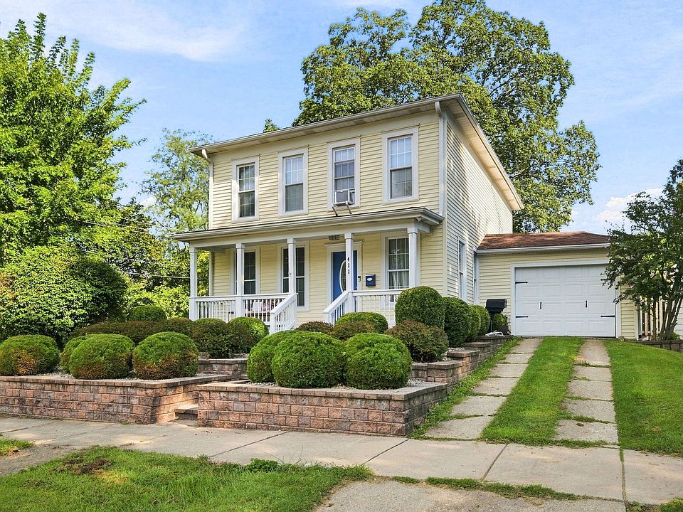 1st image of 422 W Jefferson St